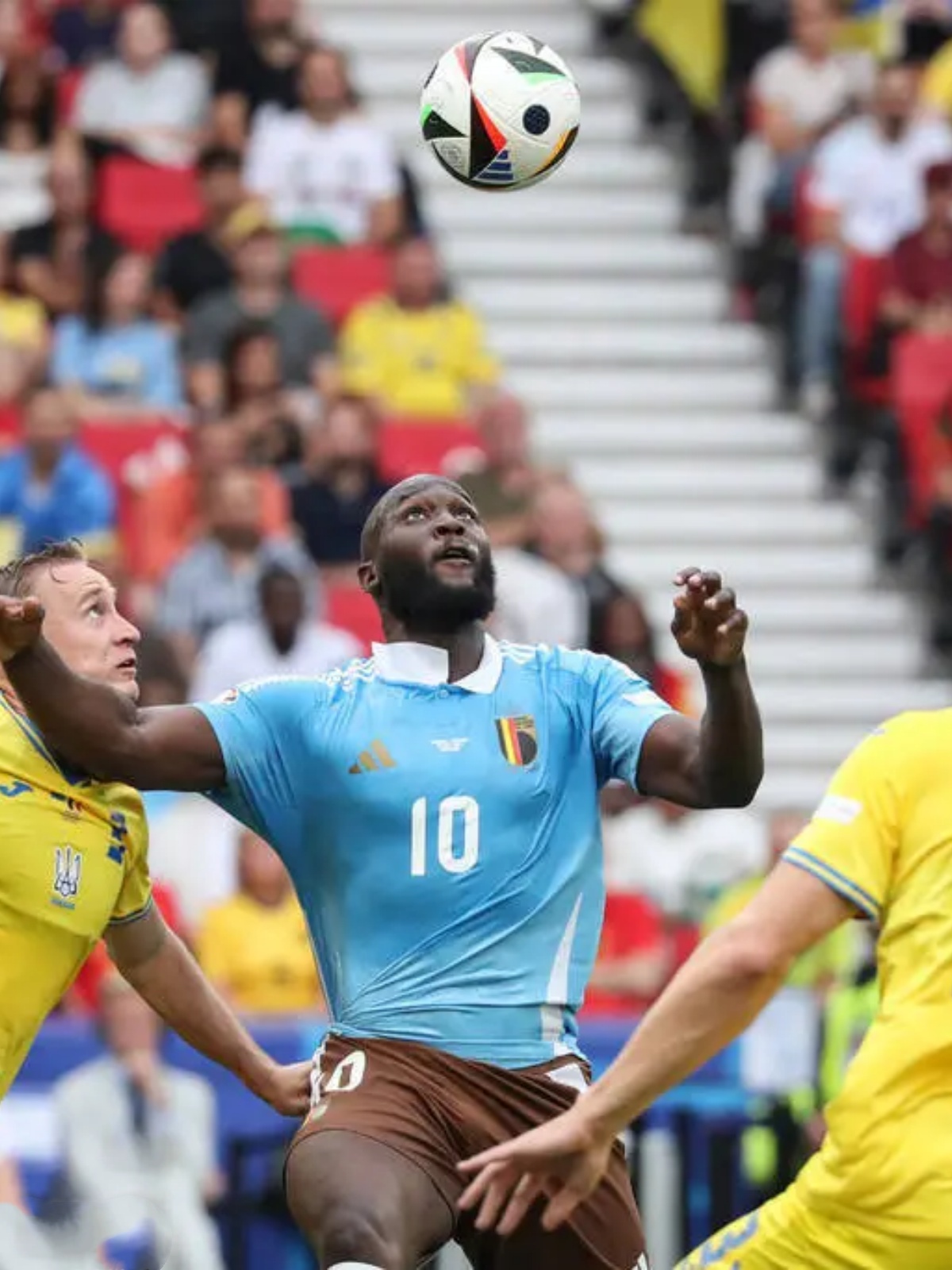 亚云APP下- 王一博情非得已 